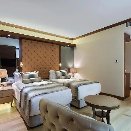 Grand Millennium Hotel 5*