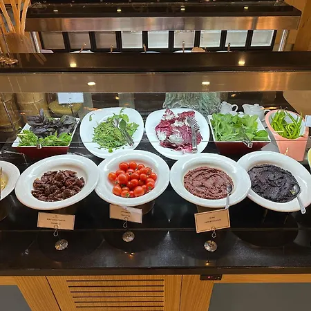 Grand Millennium Otel