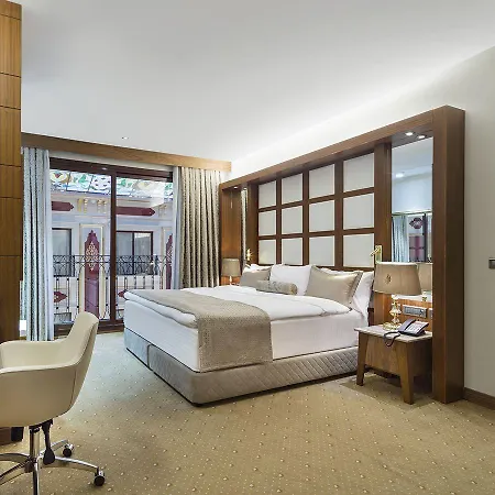 Hotel Grand Millennium 5*
