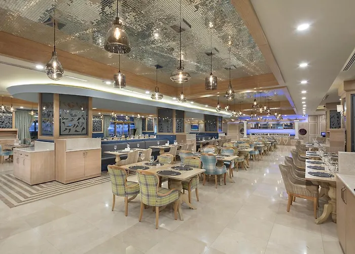 Hotel Grand Millennium 5*