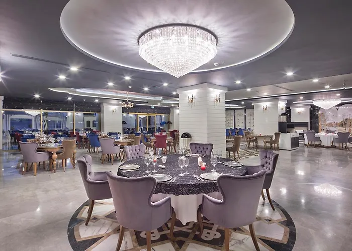 Grand Millennium Otel 5*