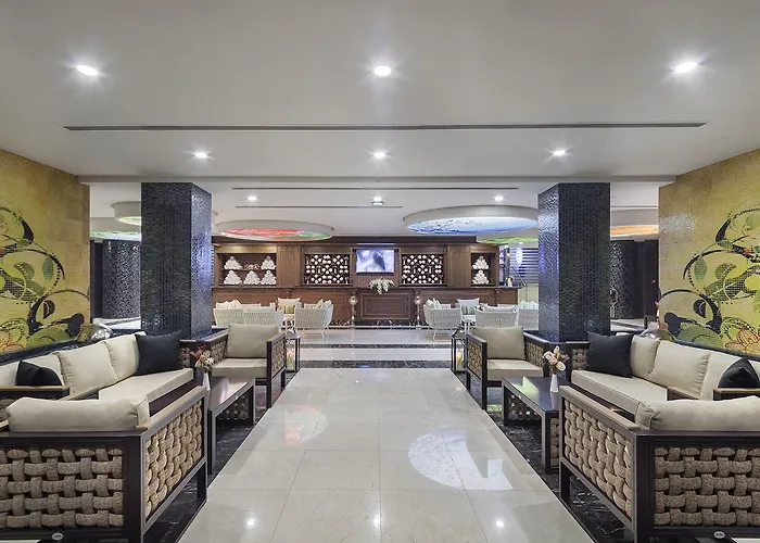 Grand Millennium Otel 5*